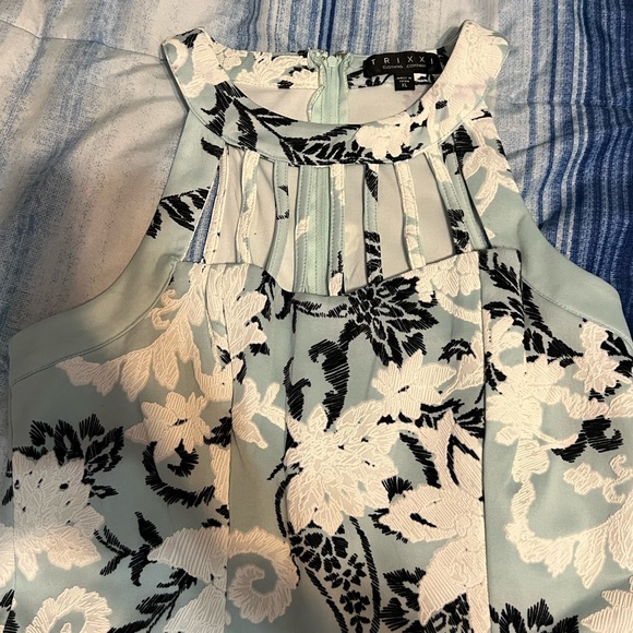 Light Blue Floral Dress - Picture 4 of 5
